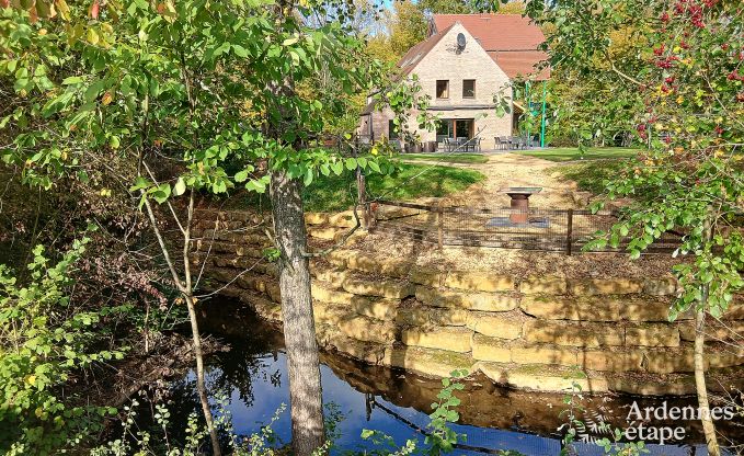 Grande maison de vacances � Charleville pour 15 personnes avec 7 chambres, sauna, poele � pellets et terrasse priv�e au bord de l'eau