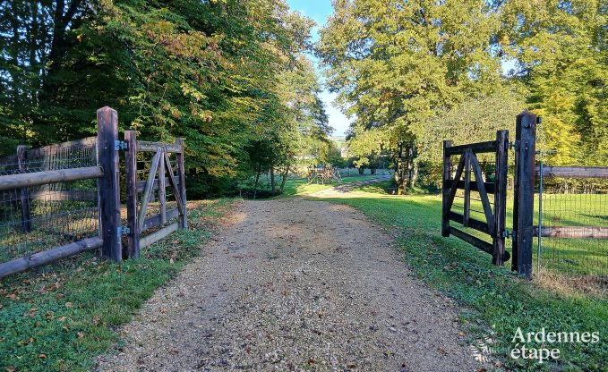 Grande maison de vacances � Charleville pour 15 personnes avec 7 chambres, sauna, poele � pellets et terrasse priv�e au bord de l'eau