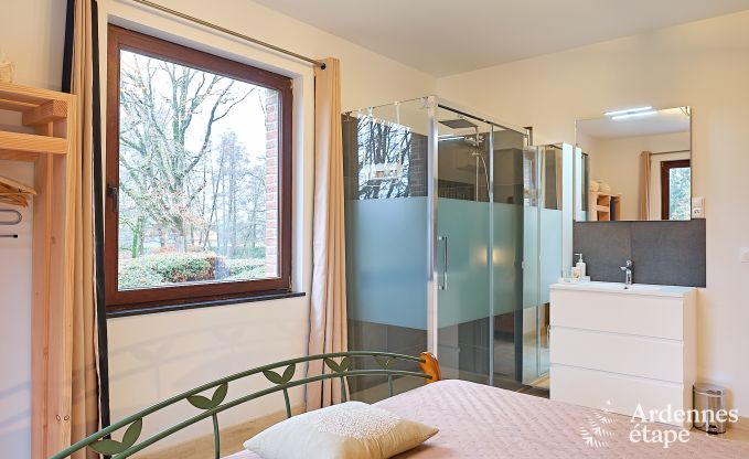 Grande maison de vacances � Charleville pour 15 personnes avec 7 chambres, sauna, poele � pellets et terrasse priv�e au bord de l'eau