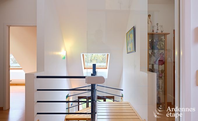 Grande maison de vacances � Charleville pour 15 personnes avec 7 chambres, sauna, poele � pellets et terrasse priv�e au bord de l'eau