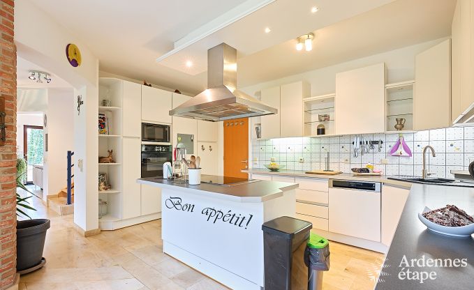 Grande maison de vacances � Charleville pour 15 personnes avec 7 chambres, sauna, poele � pellets et terrasse priv�e au bord de l'eau