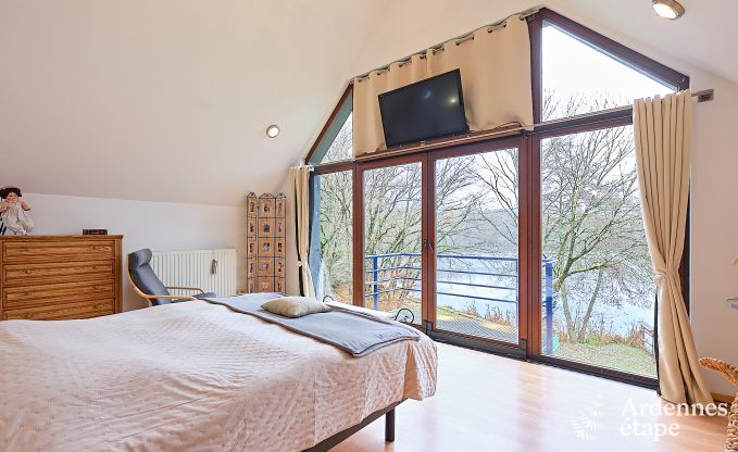 Grande maison de vacances � Charleville pour 15 personnes avec 7 chambres, sauna, poele � pellets et terrasse priv�e au bord de l'eau