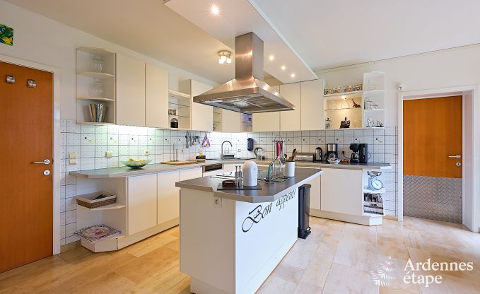 Grande maison de vacances � Charleville pour 15 personnes avec 7 chambres, sauna, poele � pellets et terrasse priv�e au bord de l'eau