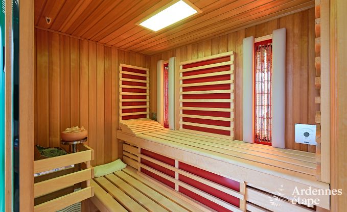 Grande maison de vacances � Charleville pour 15 personnes avec 7 chambres, sauna, poele � pellets et terrasse priv�e au bord de l'eau