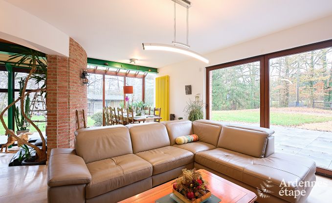 Grande maison de vacances � Charleville pour 15 personnes avec 7 chambres, sauna, poele � pellets et terrasse priv�e au bord de l'eau