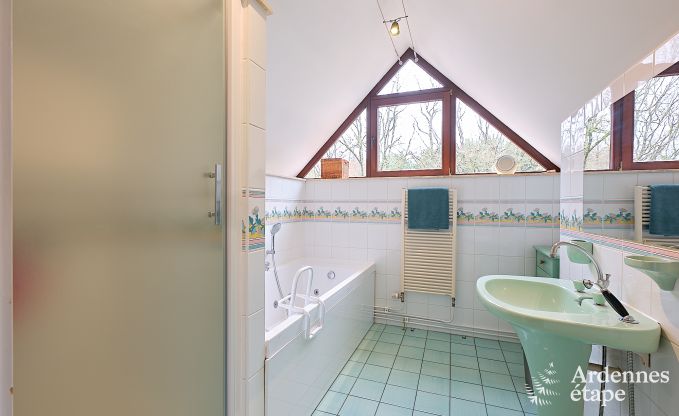 Grande maison de vacances � Charleville pour 15 personnes avec 7 chambres, sauna, poele � pellets et terrasse priv�e au bord de l'eau