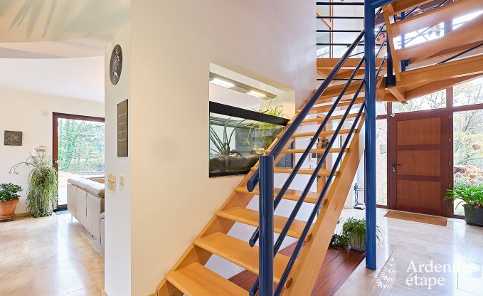 Grande maison de vacances � Charleville pour 15 personnes avec 7 chambres, sauna, poele � pellets et terrasse priv�e au bord de l'eau