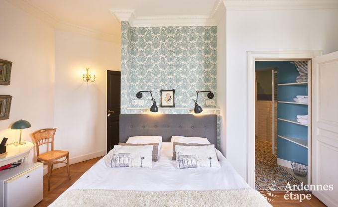 Loft spacieux  Chimay pour 14 personnes avec 6 chambres et salles de bains, jacuzzi et jardin priv