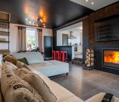 Maison de vacances confortable avec piscine et poêle à bois à Ciney, Ardenne