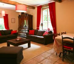 Maison de vacances conviviale pour 4 personnes à Ciney avec jardin privé et poêle à bois