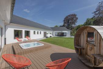 Villa de luxe pour 14 personnes  Ciney en Ardenne