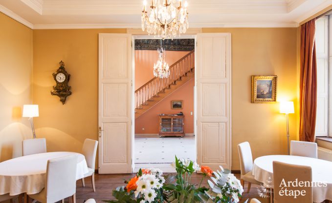 Chteau  Ciney pour 31 personnes en Ardenne