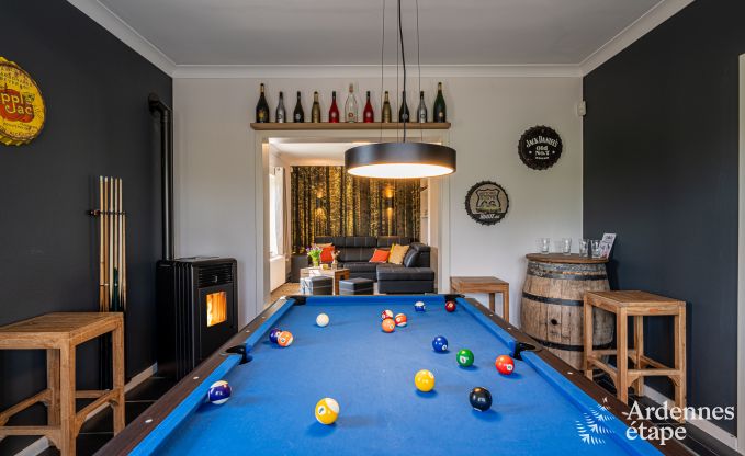 Maison de vacances de luxe  Ciney : maison pour 8 personnes avec piscine intrieure, sauna et jardin priv