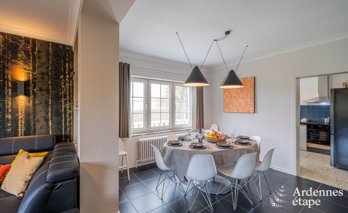 Maison de vacances de luxe  Ciney : maison pour 8 personnes avec piscine intrieure, sauna et jardin priv