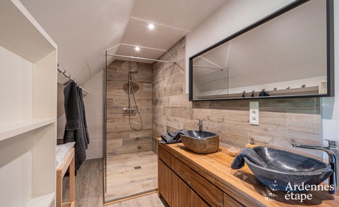 Maison de vacances de luxe  Ciney : maison pour 8 personnes avec piscine intrieure, sauna et jardin priv