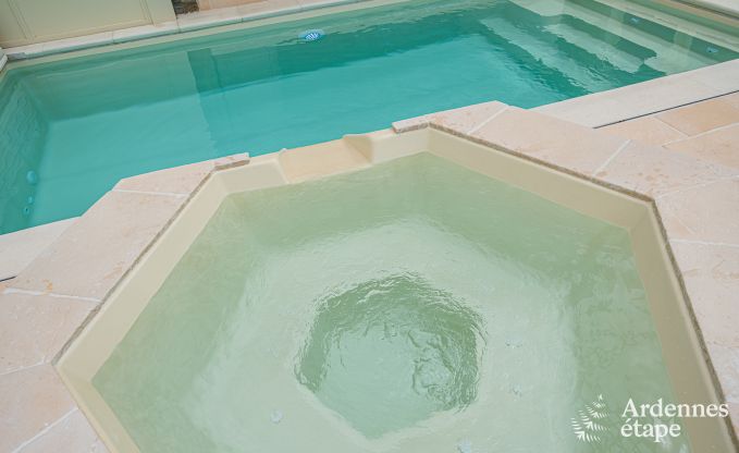 Maison de vacances de luxe  Ciney : maison pour 8 personnes avec piscine intrieure, sauna et jardin priv