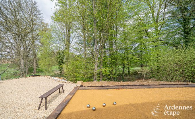 Maison de vacances de luxe  Ciney : maison pour 8 personnes avec piscine intrieure, sauna et jardin priv