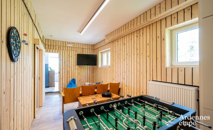 Maison de vacances de luxe  Ciney : maison pour 8 personnes avec piscine intrieure, sauna et jardin priv