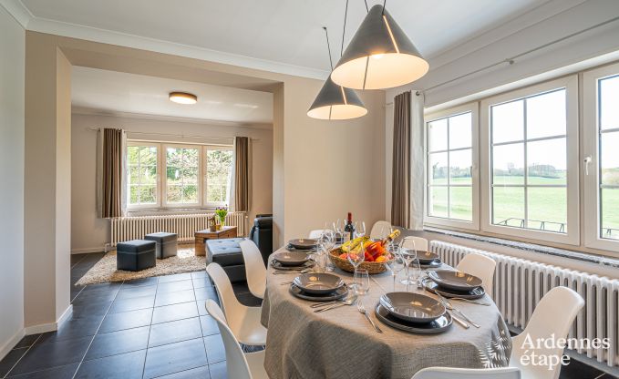 Maison de vacances de luxe  Ciney : maison pour 8 personnes avec piscine intrieure, sauna et jardin priv