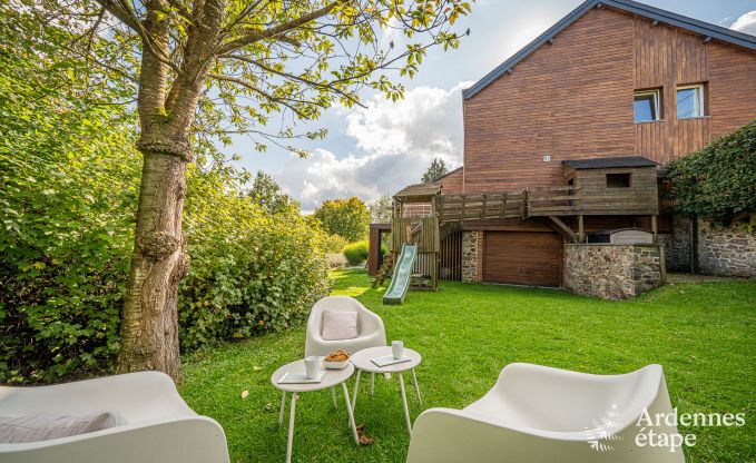 Grande villa de vacances  Daverdisse pour 14 personnes avec 5 chambres et salles de bains, installations de bien-tre et jardin priv