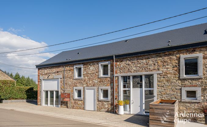 Grande villa de vacances  Daverdisse pour 14 personnes avec 5 chambres et salles de bains, installations de bien-tre et jardin priv