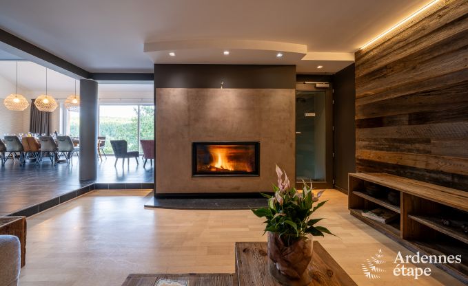 Grande villa de vacances  Daverdisse pour 14 personnes avec 5 chambres et salles de bains, installations de bien-tre et jardin priv