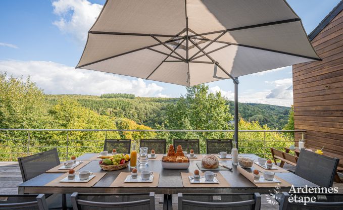 Grande villa de vacances  Daverdisse pour 14 personnes avec 5 chambres et salles de bains, installations de bien-tre et jardin priv