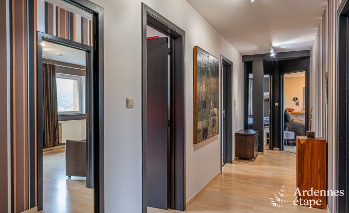 Grande villa de vacances  Daverdisse pour 14 personnes avec 5 chambres et salles de bains, installations de bien-tre et jardin priv