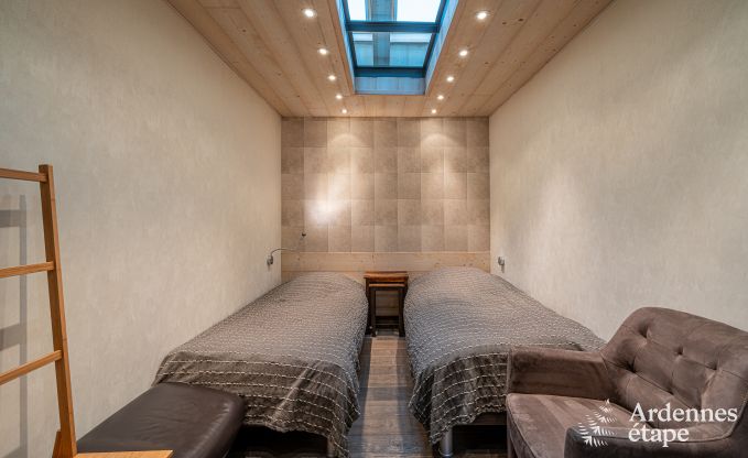 Grande villa de vacances  Daverdisse pour 14 personnes avec 5 chambres et salles de bains, installations de bien-tre et jardin priv