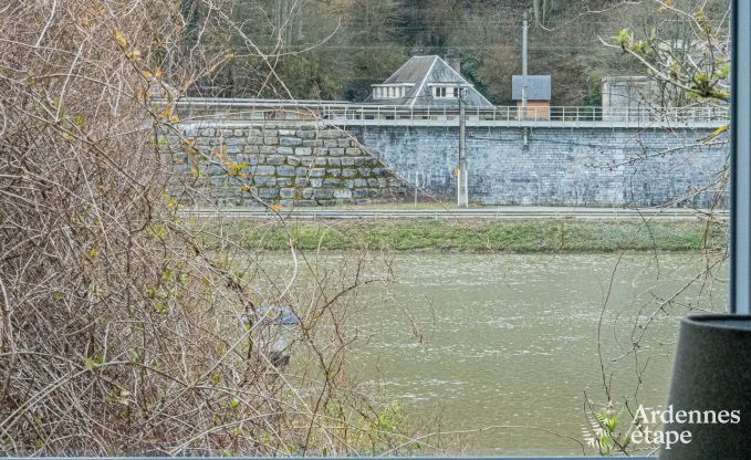 Gîte pieds dans l'eau pour 6 personnes à Dinant en Ardenne