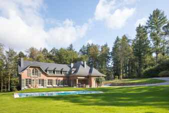 Cottage en Ardenne pour 12 personnes avec piscine et jardin  Dinant