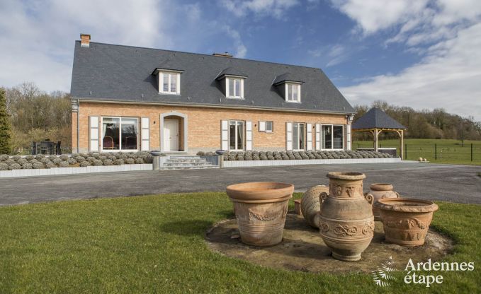 Charmante villa de luxe à Doische pour 9 personnes en Ardenne