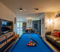 Magnifique gîte à Durbuy (Heyd) pour 14 personnes avec 5 chambres, 5 salles de bains, sauna et jardin