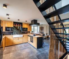 Magnifique gîte à Durbuy (Heyd) pour 14 personnes avec 5 chambres, 5 salles de bains, sauna et jardin