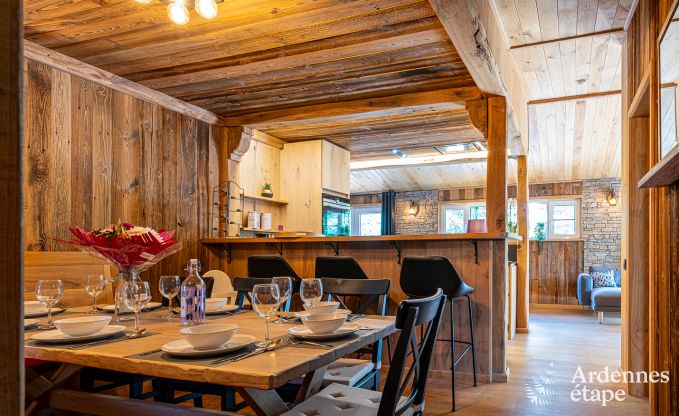 Séjour de détente en Ardenne : spacieux chalet à Durbuy pour 8 personnes avec jacuzzi sur la terrasse