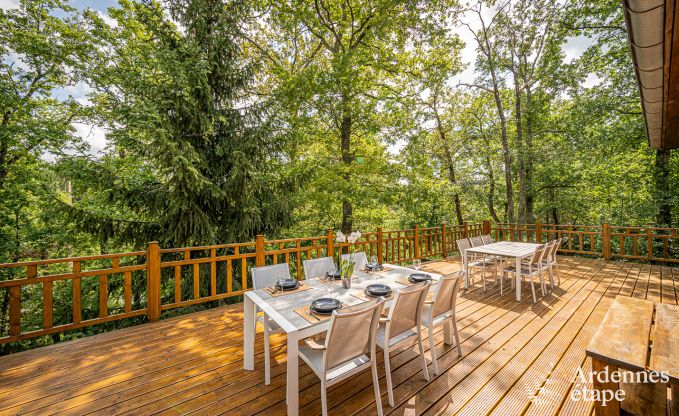 Sjour de dtente en Ardenne : spacieux chalet  Durbuy pour 8 personnes avec jacuzzi sur la terrasse