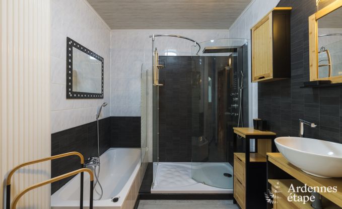 Grande maison de vacances prs de Durbuy pour 9 personnes avec jacuzzi couvert, jardin cltur et espace de jeux