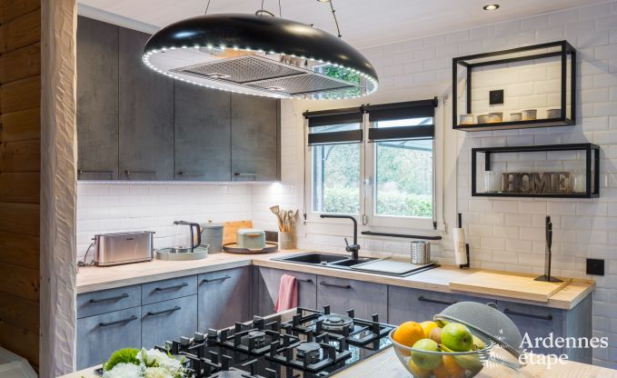 Grande maison de vacances prs de Durbuy pour 9 personnes avec jacuzzi couvert, jardin cltur et espace de jeux