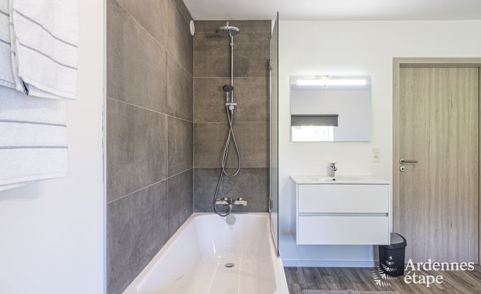 Maison de vacances  Durbuy pour 14 personnes avec 5 chambres, 4 salles de bain et jardin priv