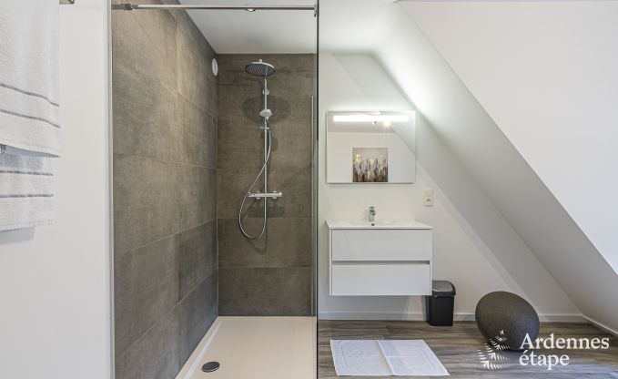 Maison de vacances  Durbuy pour 14 personnes avec 5 chambres, 4 salles de bain et jardin priv