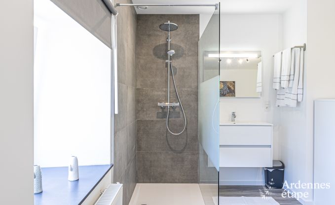 Maison de vacances  Durbuy pour 14 personnes avec 5 chambres, 4 salles de bain et jardin priv