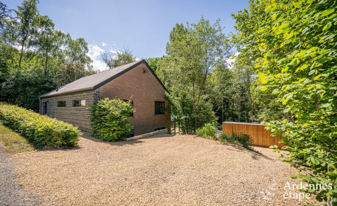 Villa spacieuse pour 8 personnes  Durbuy avec sauna, jacuzzi et jardin priv
