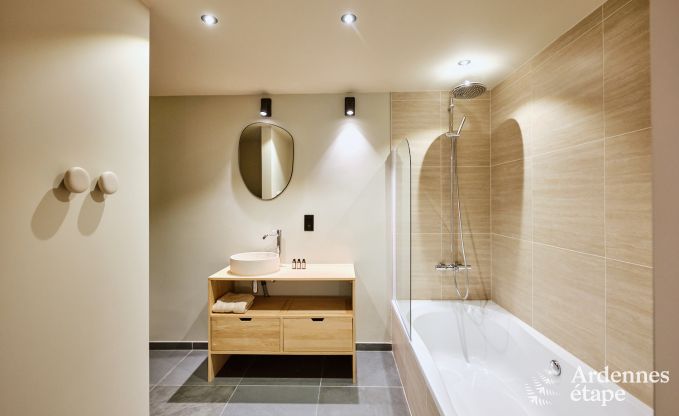 Chalet spacieux pour 8 personnes avec sauna dans les bois autour de Durbuy