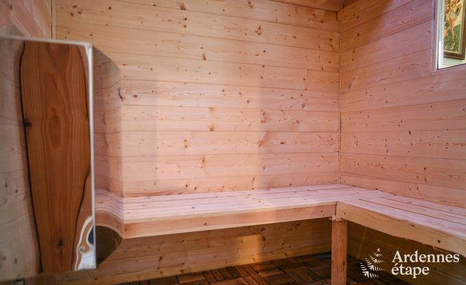 Maison villageoise pour 12 personnes avec sauna et jacuzzi à Erezée