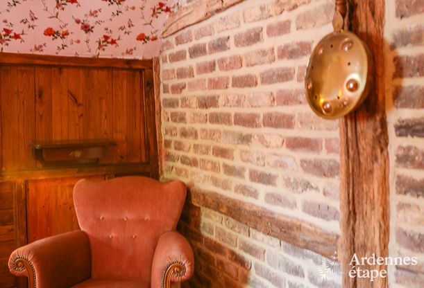 Maison spacieuse 12 personnes  Ereze, 6 chambres, sauna, jacuzzi, salle de jeux, Ardenne