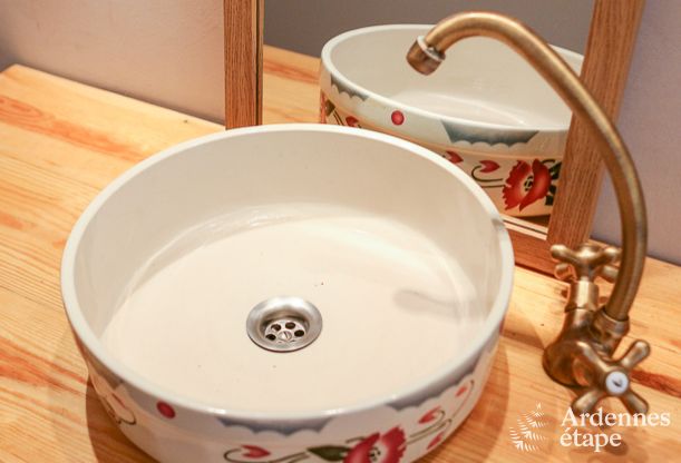 Maison spacieuse 12 personnes  Ereze, 6 chambres, sauna, jacuzzi, salle de jeux, Ardenne