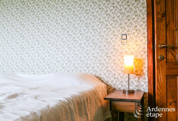 Maison spacieuse 12 personnes  Ereze, 6 chambres, sauna, jacuzzi, salle de jeux, Ardenne