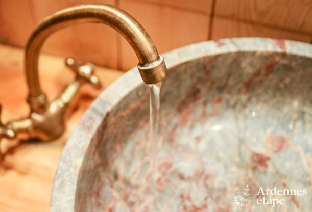 Maison spacieuse 12 personnes  Ereze, 6 chambres, sauna, jacuzzi, salle de jeux, Ardenne