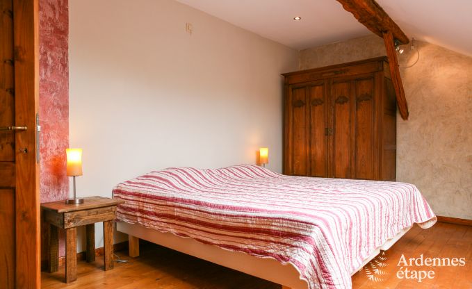 Maison spacieuse 12 personnes  Ereze, 6 chambres, sauna, jacuzzi, salle de jeux, Ardenne