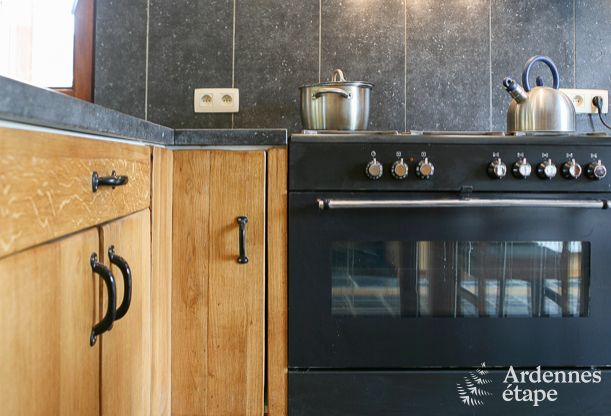 Maison spacieuse 12 personnes  Ereze, 6 chambres, sauna, jacuzzi, salle de jeux, Ardenne